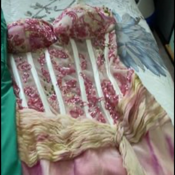 Gown Dresses - Picture 4 of 4